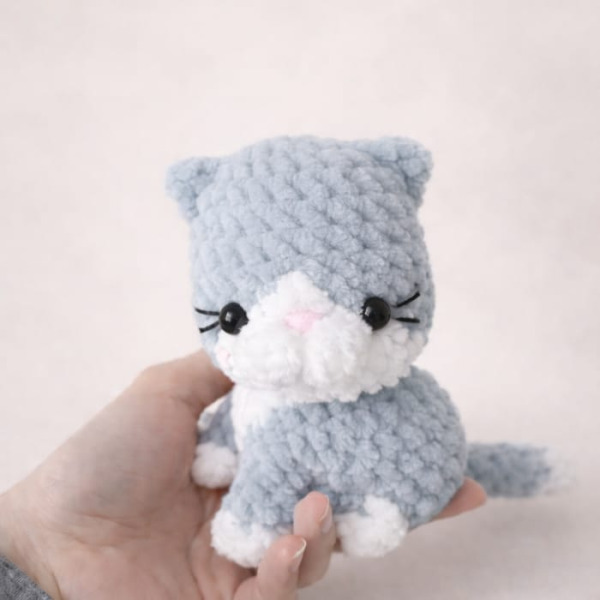 AMİGURUMİ KADİFE KEDİ